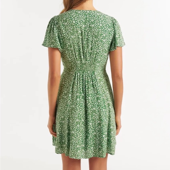 Floral gold , v-neckline, Short flutter sleeves, satin dress - Picture 5 of 6